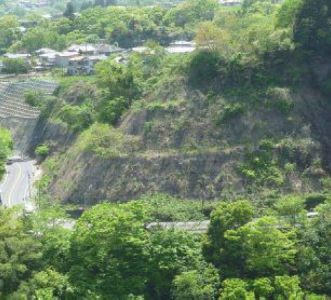 老朽化した吹付法面